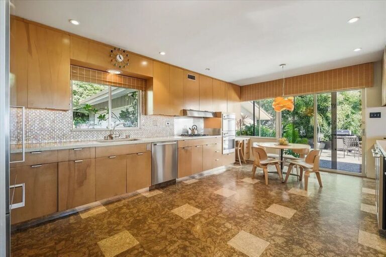 Siteline | Midcentury Panache on the Lower Riviera
